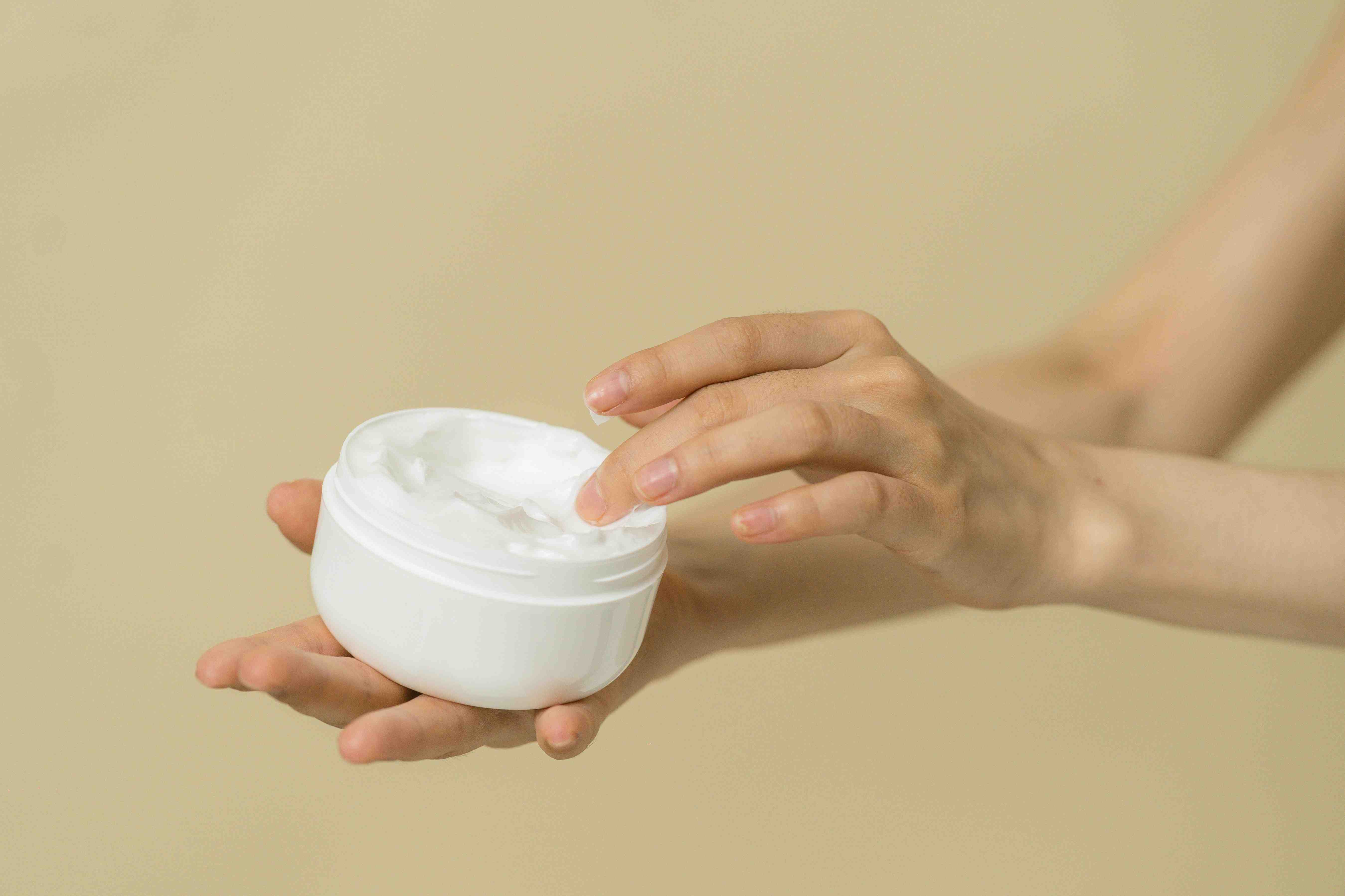 Lightweight vs. rich moisturizers: Which is best for you?
